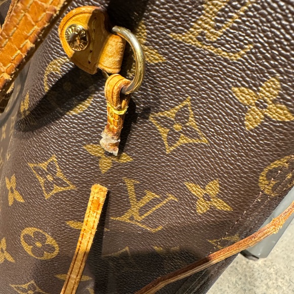 Louis Vuitton Neverfull MM & Wallet - Picture 11 of 16